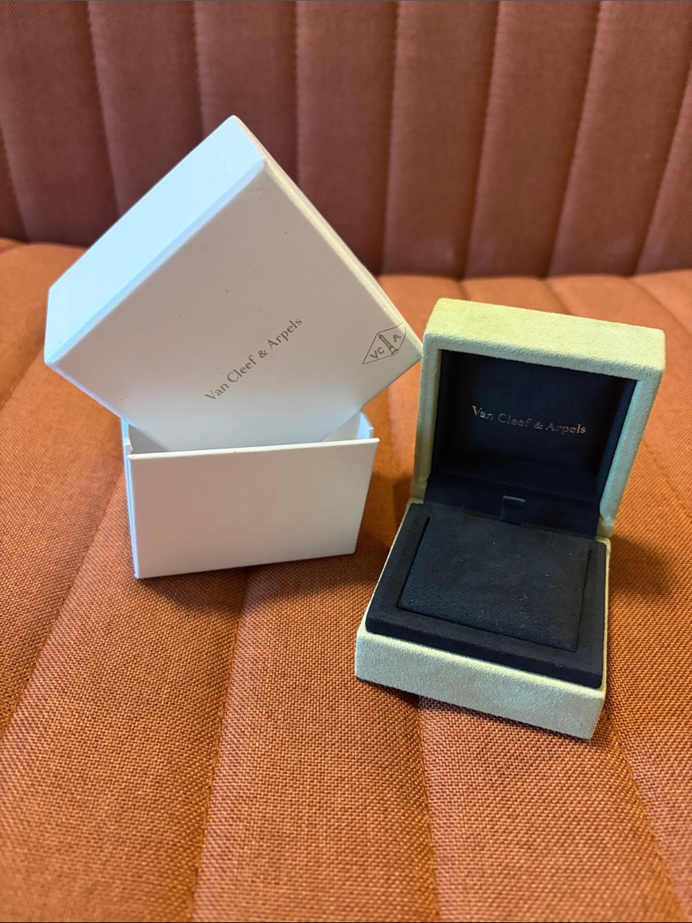 Van Cleef & Arpels Green Velvet and Black Interior Jewelry Box
